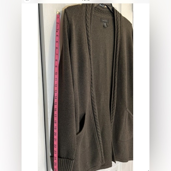 NEW Tahari Olive Green Cardigan Sweater Size XS -S From Pockets. - Picture 5 of 8